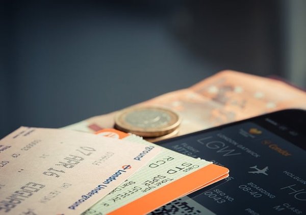 Comment bénéficier de réductions sur les billets d'avion ?