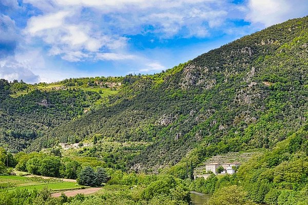 Les Meilleurs Campings 4 Étoiles en Ardèche pour des Vacances Inoubliables