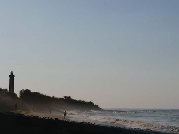 Guide Ultime pour Réserver en Ligne le Camping Parfait sur l'Île de Ré