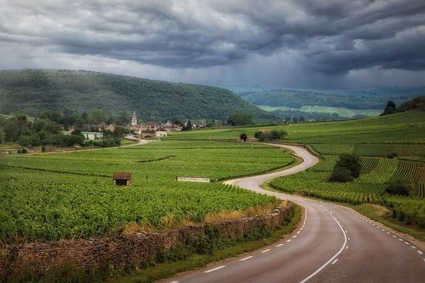 Découvrez les Meilleurs Spots de Camping en Bourgogne-Franche-Comté: Votre Guide Ultime pour l'Aventure en Plein Air